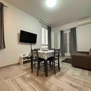  Apartament Family Flat Near Metro A Włochy